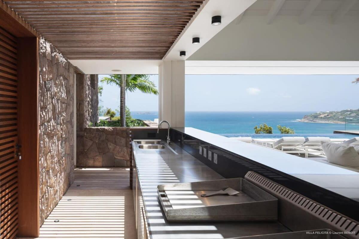 On A Hill Side Villa With Superb Amenities St. Barthelemy Exterior photo