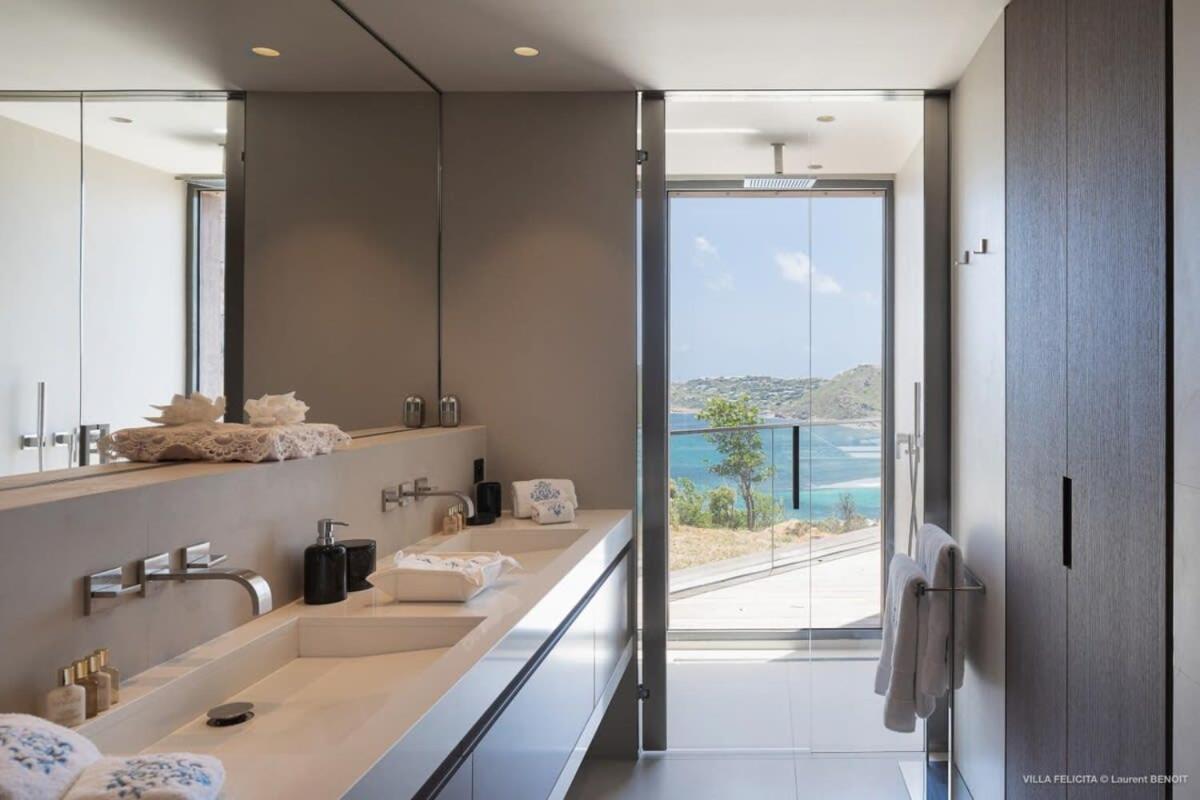On A Hill Side Villa With Superb Amenities St. Barthelemy Exterior photo