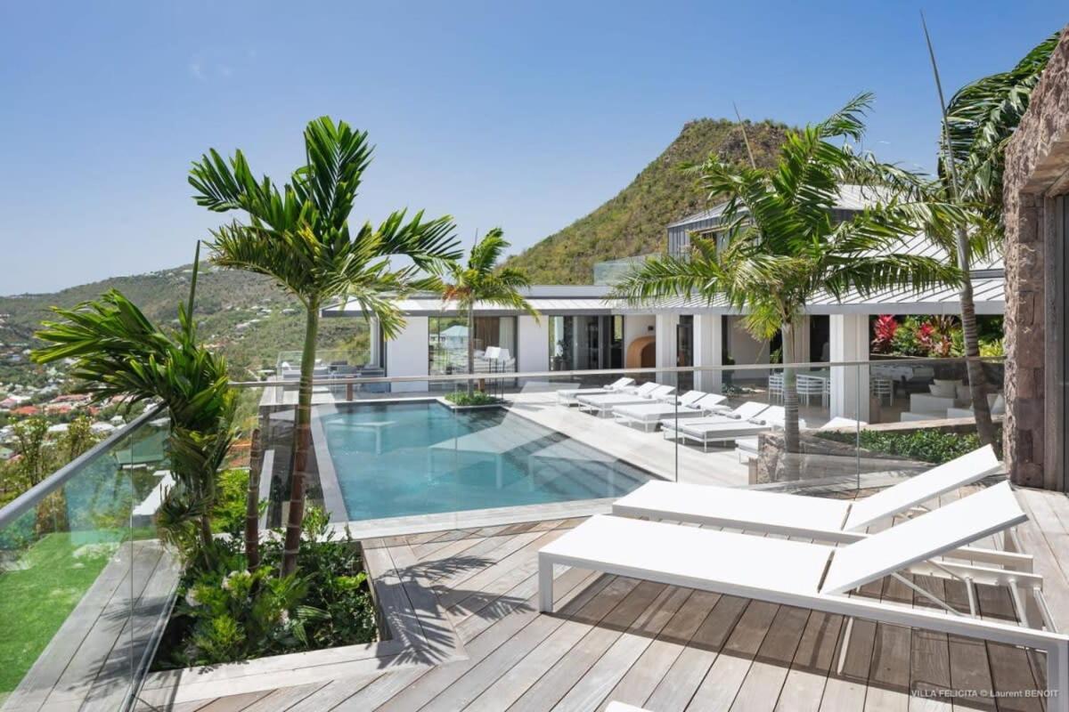 On A Hill Side Villa With Superb Amenities St. Barthelemy Exterior photo